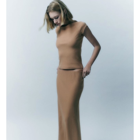 Zara Ribbed Tshirt - Picture 4 of 5